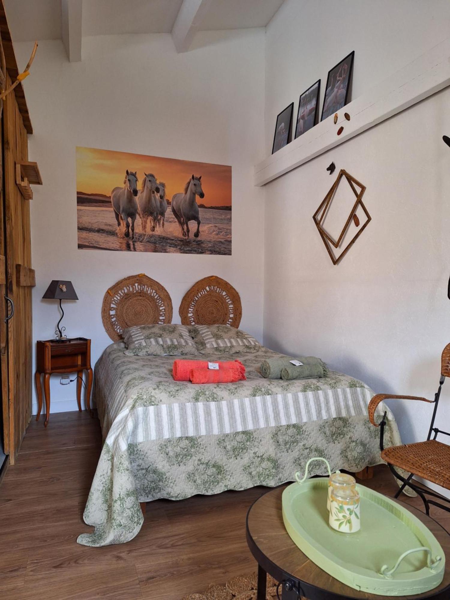 Hotel La Bergerie Douceur à Aubord Extérieur photo